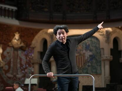 Gustavo Dudamel, a l'assaig amb l'orquestra simfònica Simon Bolivar al Palau de la Música.