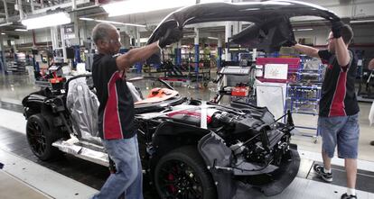 Un Dodge Viper en la cadena de montaje de Fiat Chrysler en Detroit, Michigan. &nbsp;Bill Pugliano (Getty Images-AFP)