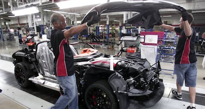 Un Dodge Viper en la cadena de montaje de Fiat Chrysler en Detroit, Michigan. Bill Pugliano (Getty Images-AFP)