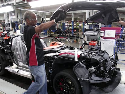 Un Dodge Viper en la cadena de montaje de Fiat Chrysler en Detroit (Michigan, EE UU).