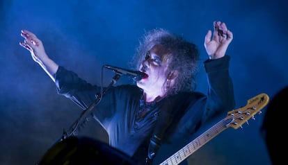 Robert Smith de The Cure, durante su actuaci&oacute;n en 2012 en el Primavera Sound.