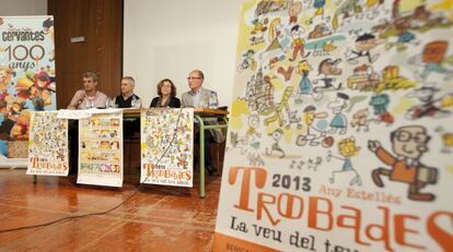 Los directores de colegios Francesc Fons y Joan Cabrera junto a Laura Font y Vicent Moreno, de Escola Valenciana.