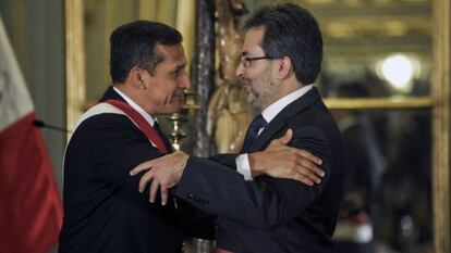 President Humala (left) embraces his new prime minister, Juan Jim&eacute;nez Mayor, on Monday.