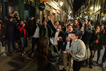 Crowds of youngsters in Madrid’s Puerta del Sol in March.