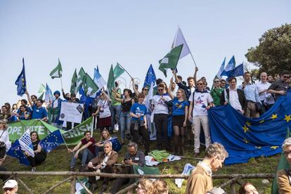 Miles de europeos partidarios de la UE se manifiestan este sábado junto al Coliseo, en Roma