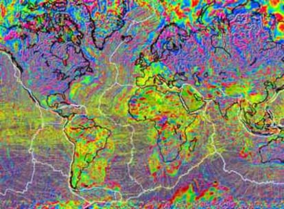 Mapa mundial de anomalías magnéticas (colores hacia el rojo representan valores positivos y colores hacia el azul valores negativos). En blanco, los límites de las placas tectónicas.