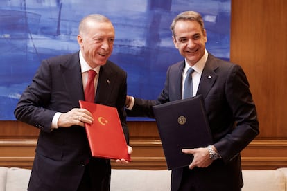 Kyriakos Mitsotakis y Tayyip Erdogan