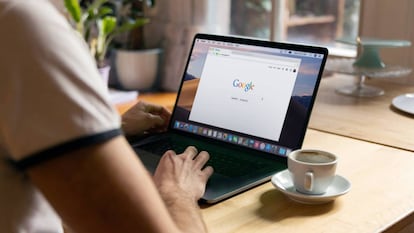 Regla 20-8-2: el método que ayuda a alternar postura y movimiento con el escritorio