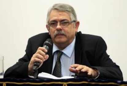 El periodista Roberto Saavedra, participa de coloquio periodístico en Ciudad de Panamá.