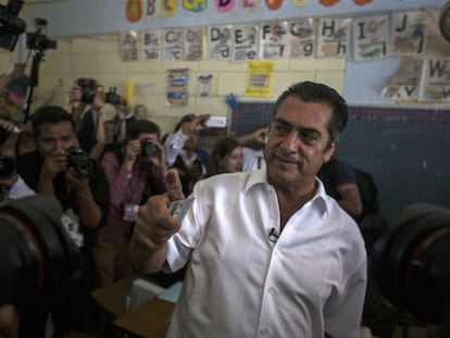 Jaime Rodriguez, 'El Bronco', al votar el domingo.