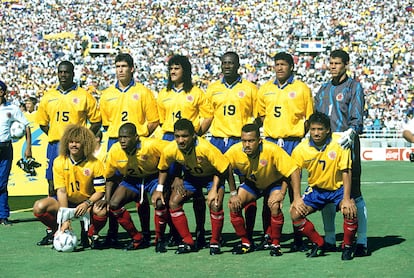 Andrés Escobar, el segundo en la fila superior, junto al equipo de Colombia en el Mundial de Fútbol de 1994.