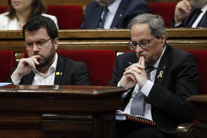 Pere Aragonés y Quim Torra en el Parlament.