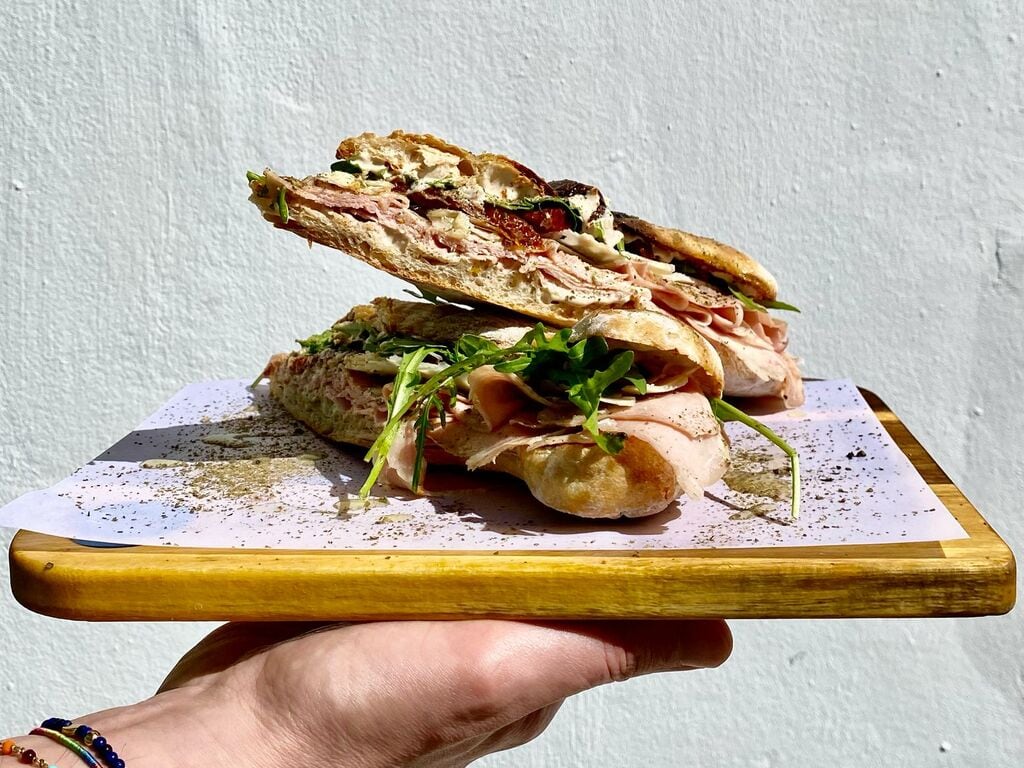 El mejor bocata de España sale de Ibiza y combina ternera y atún