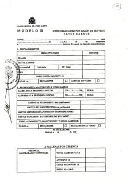 El Consejo del Poder Judicial aprobó que a partir de septiembre de 2006 los vocales que salieran de viaje “por razón de servicio” cobraran por los gastos realizados en lugar de una dieta fija. Y para ello se aprobó un formulario redactado por la gerencia del organismo tres años después (la lectura de los tres documentos es de arriba a abajo)