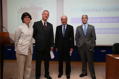 María Benjumea, Jesús Caldera, Francisco González y Salvador Aragón, en la presentación de Infoempleo.