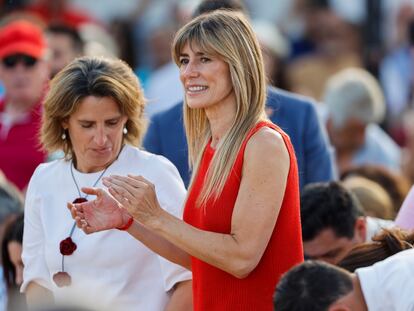 Begoña Gómez, esposa del presidente Pedro Sánchez, en un mitin del PSOE en Málaga el pasado junio.