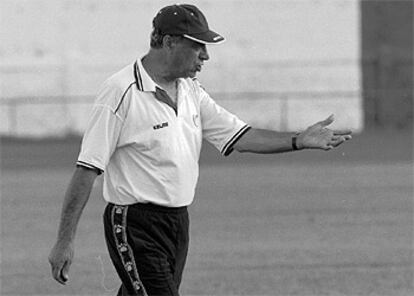 Joaquín Peiró, durante un entrenamiento del Málaga.