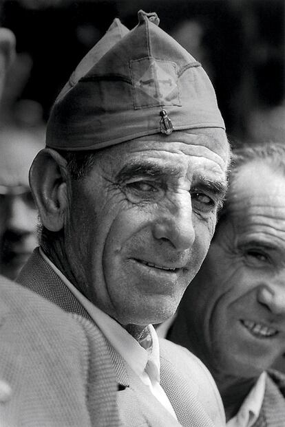 Ex-combatentes durante o 25º aniversário da Guerra Civil Espanhola, em Pamplona, 1961