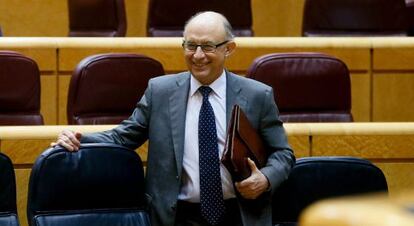 El ministro de Hacienda y Administraciones Públicas, Cristóbal Montoro, el martes en el Senado.