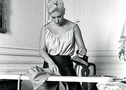 'Kim Novak en su habitación del Gran Hotel, ROma' (1958). "En aquella época la fotografía era unn instrumento de complicidad".