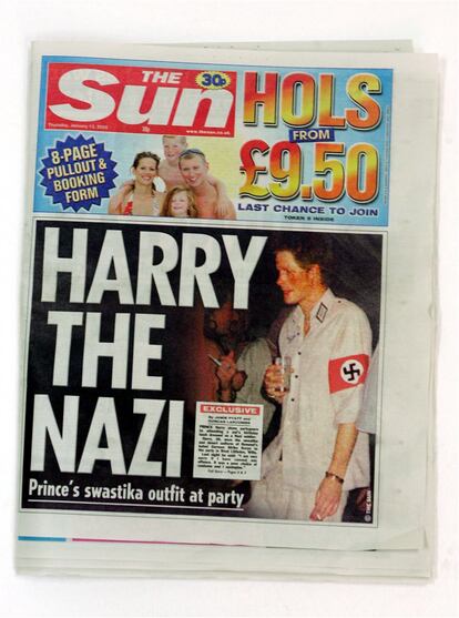 El periódico 'The Sun' publicó en enero de 2005 una imagen del príncipe Enrique de Inglaterra vestido de soldado nazi durante una fiesta.