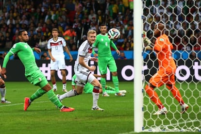 Schürrle, en el momento de marcar con la espuela izquierda.