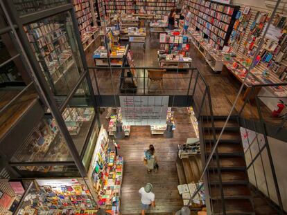 Aspecto de la librería La Central del Raval, en Barcelona.