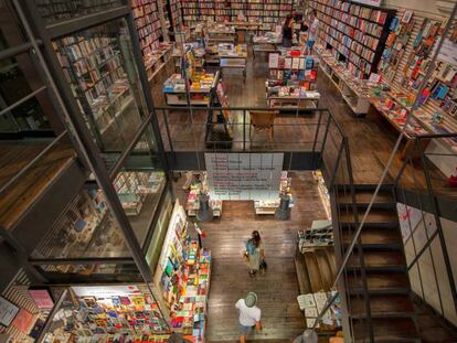 Aspecto de la librería La Central del Raval, en Barcelona.