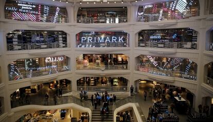 La llamativa imagen de las cinco plantas del edificio de Primark en la Gran Vía.