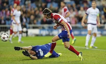 Filipe Luis marca el tercer gol del Atlético.