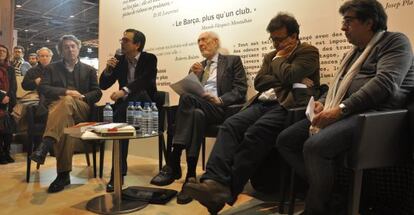 Andr&eacute;s Trapiello, Gustavo Guerrero, Josep Maria Castellet, Javier Cercas y el traductor de &#039;El Quadern Gris&#039; al franc&egrave;s Serge Mestre.