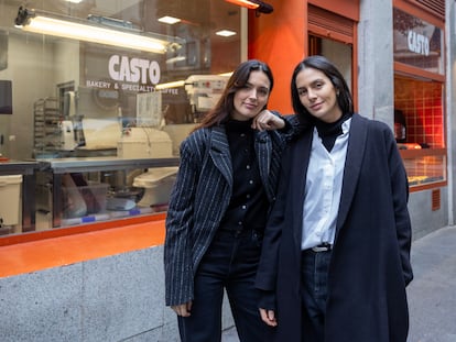 Sara Giménez y Sofía Bustin, creadoras de Casto: Bakery and Speciality coffee, el pasado mes de enero en su establecimiento madrileño.