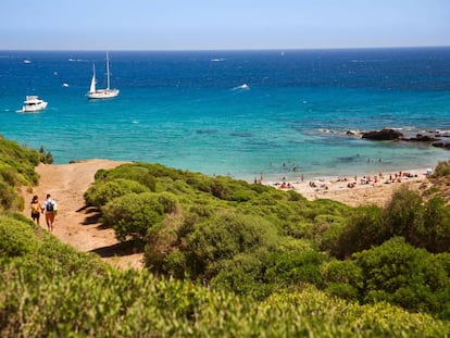 Camino a la cala En Tortuga, en el norte de Menorca.