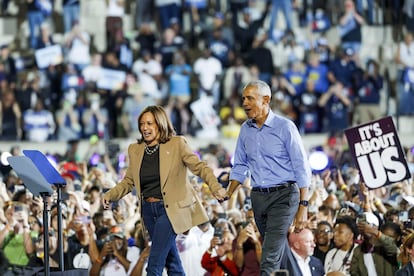 Kamala Harris y Barack Obama, el jueves, en estadio James R. Hallford de Clarkston (Georgia).