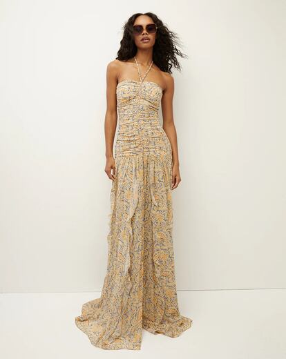 Este vestido con motivos ‘pailsey’ de Veronica Beard es perfecto tanto para una fiesta en la playa como para ser la invitada más ‘cool’. 898 €