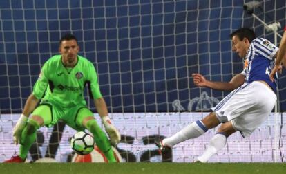 Odriozola dispara ante Guaita.