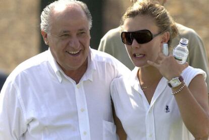 Amancio Ortega con su hija Marta durante una prueba hípica en febrero del pasado año.