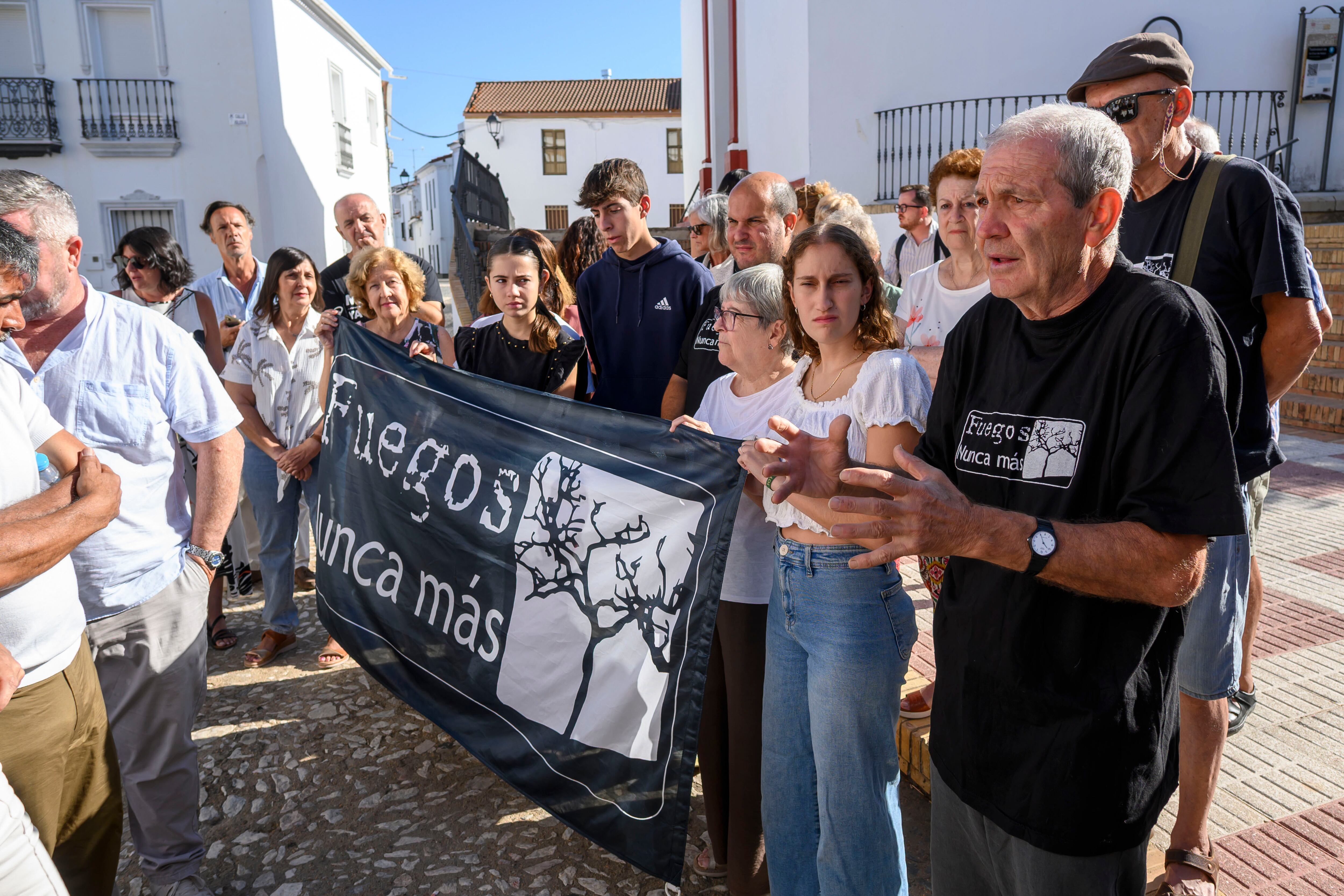La patronal maderera contradice a Moreno sobre el incendio de Niebla: “El culpable no es el eucalipto, sino la clase política”