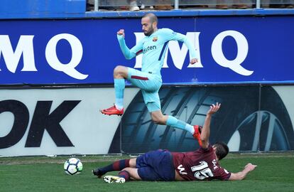 Aleix Vidal salta José Ángel.