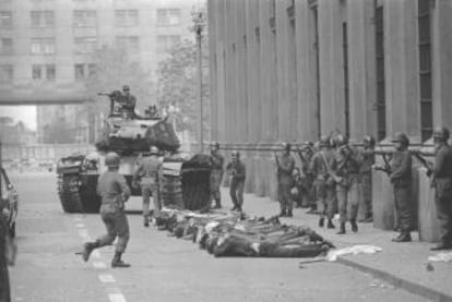 Militares chilenos durante el golpe de Estado de 1973.