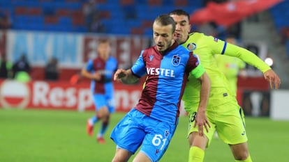 Arambarri persigue a Parmak.