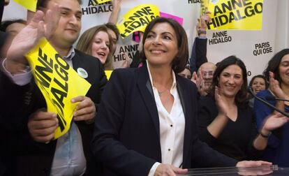 La candidata a la alcald&iacute;a de Par&iacute;s, Anne Hidalgo, durante una rueda de prensa el domingo 23 de marzo.