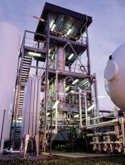 Instalaciones de la f&aacute;brica de Bayer en Langreo (Asturias).