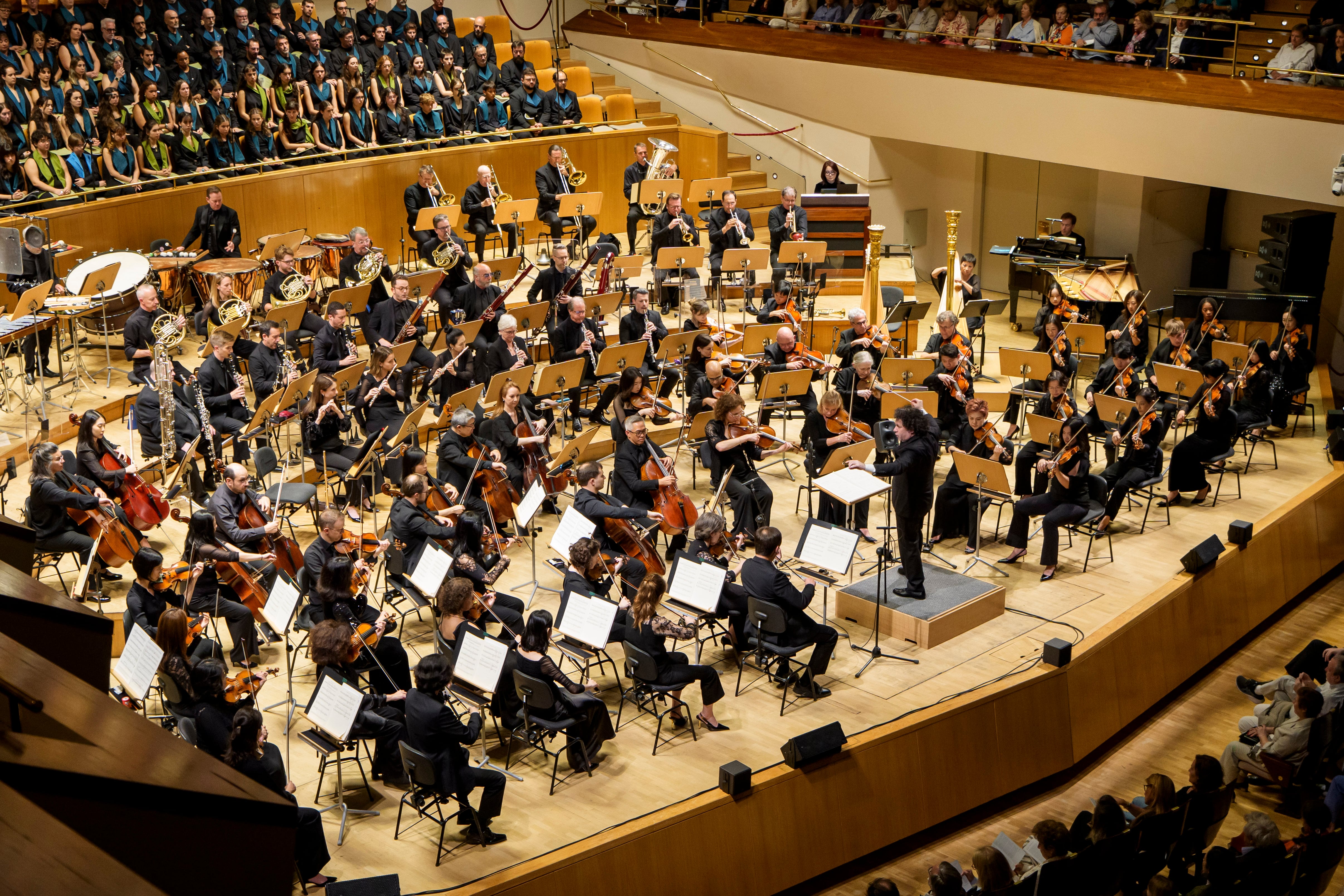 Gustavo Dudamel conmueve con Adams y atruena con Prokófiev en su presentación madrileña con la Filarmónica de Nueva York
