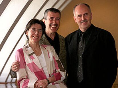 De izquierda a derecha, Inés Argüelles, Emilio Sagi y Jesús López Cobos, ayer en el Teatro Real.