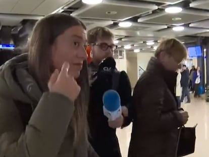 Captura de vídeo de la llegada de Míriam Nogueras, de Junts, al aeropuerto de Ginebra, este viernes.