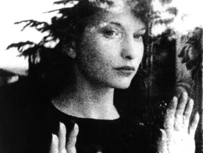 Maya Deren, en su pel&iacute;cula &#039;Meshes of the Afternoon&#039; (1943). 
 