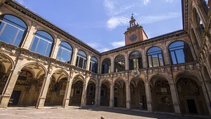 La Universidad de Bolonia.