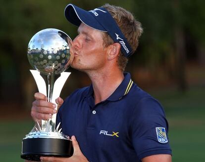 Luke Donald, con el trofeo del Transitions Championship.