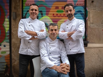 Oriol Castro, Mateu Casaña y Eduard Xatruch, cocineros y propietarios de Disfrutar Barcelona.